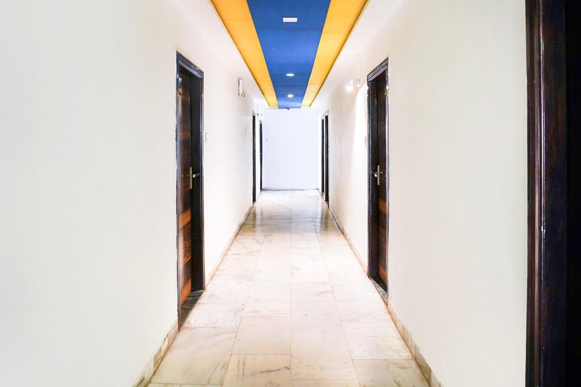 Hotel O Bridge Ahmedabad Eksteriør bilde