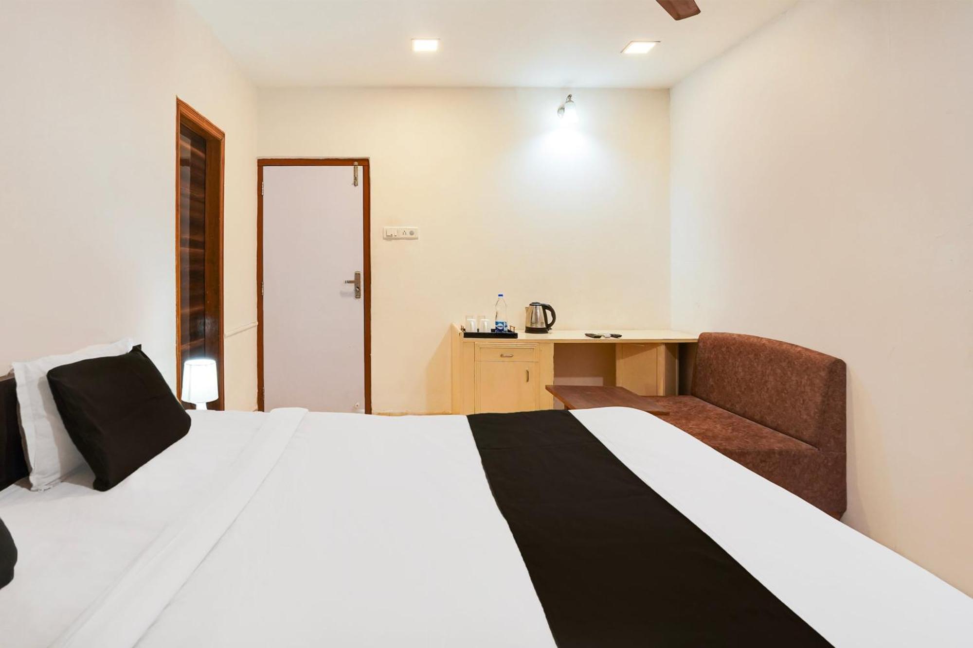 Hotel O Bridge Ahmedabad Eksteriør bilde