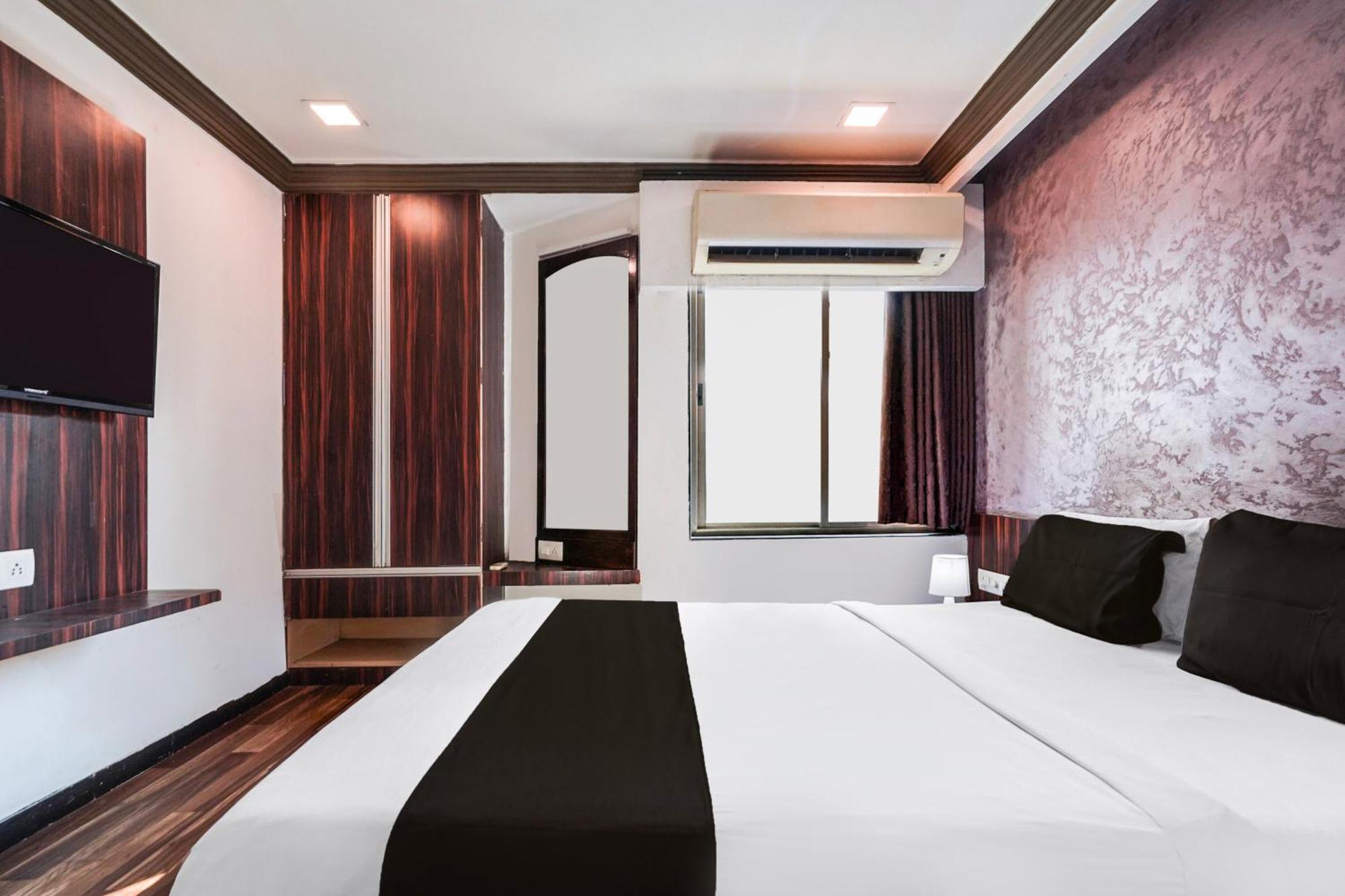 Hotel O Bridge Ahmedabad Eksteriør bilde