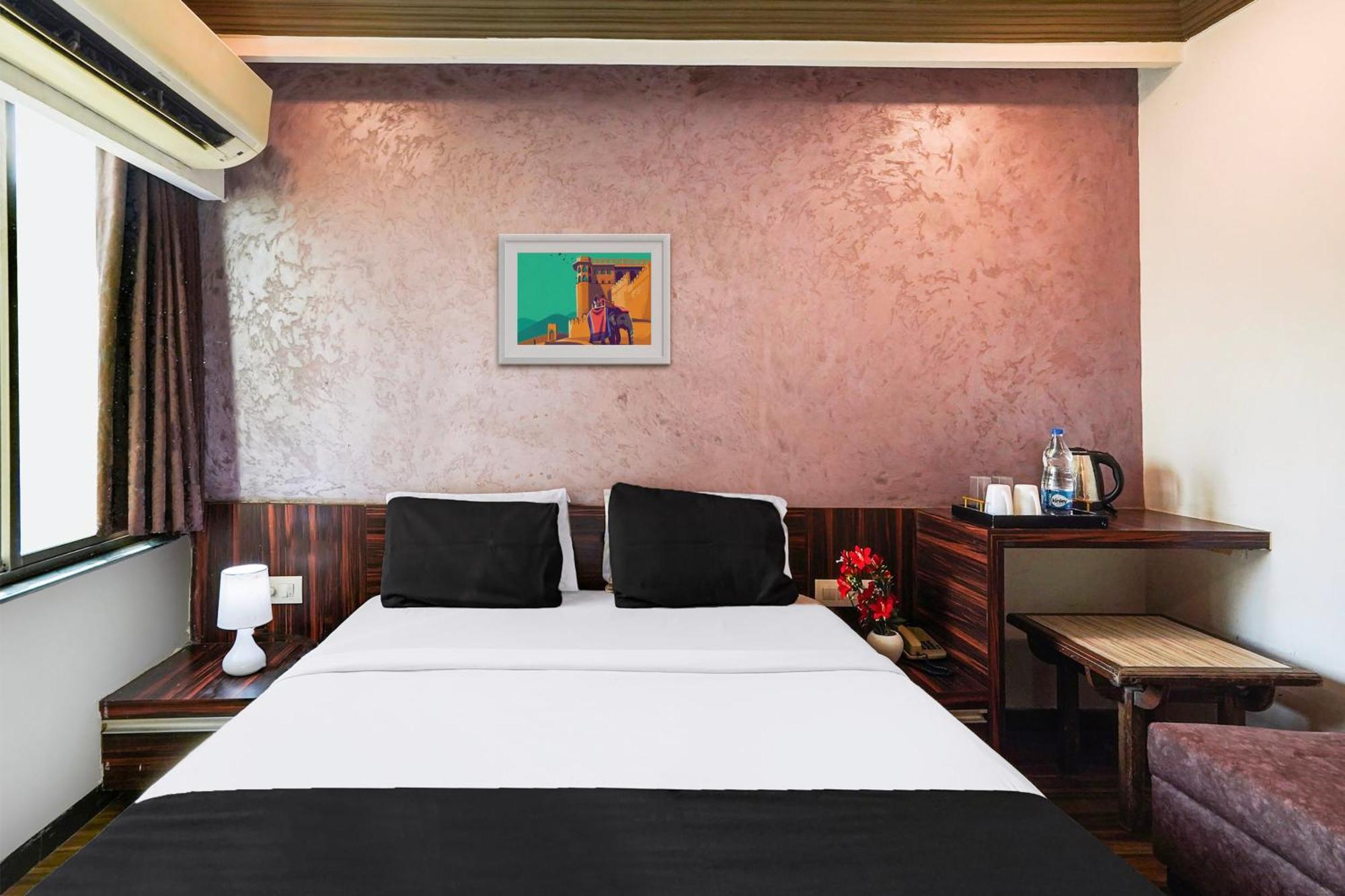 Hotel O Bridge Ahmedabad Eksteriør bilde