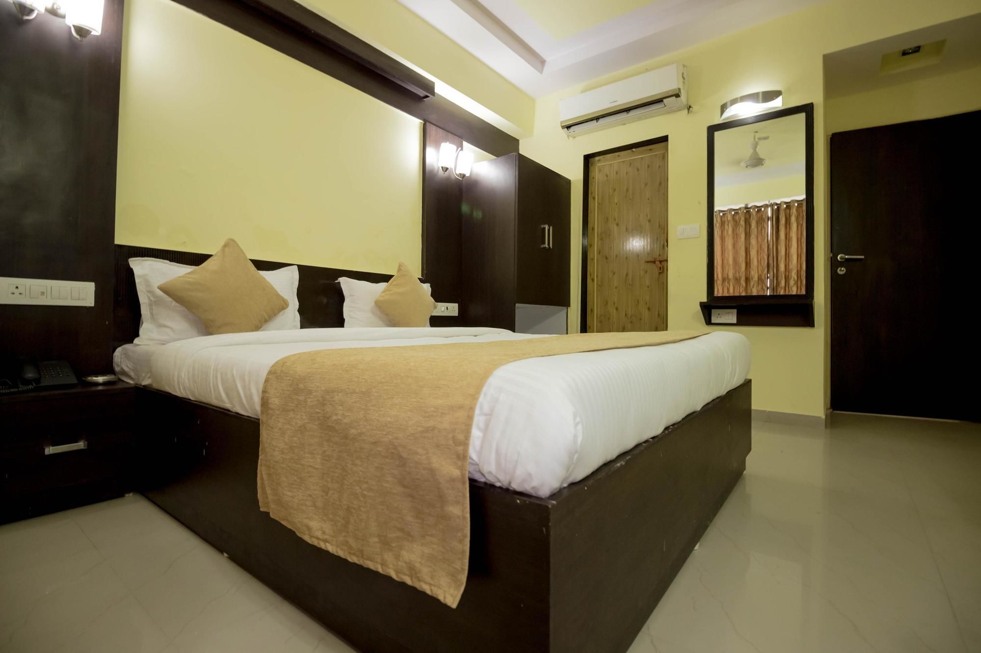 Hotel O Bridge Ahmedabad Eksteriør bilde