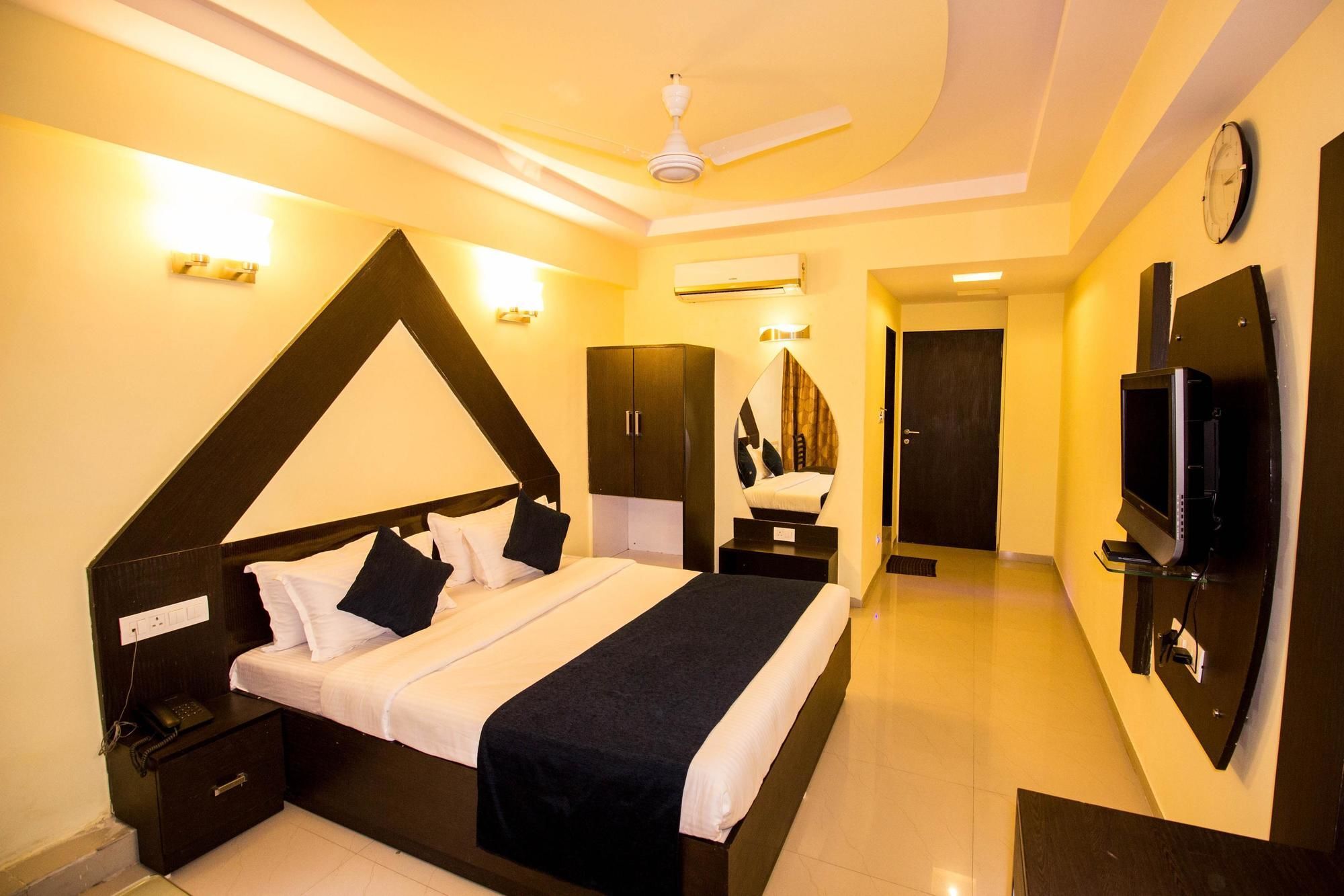 Hotel O Bridge Ahmedabad Eksteriør bilde
