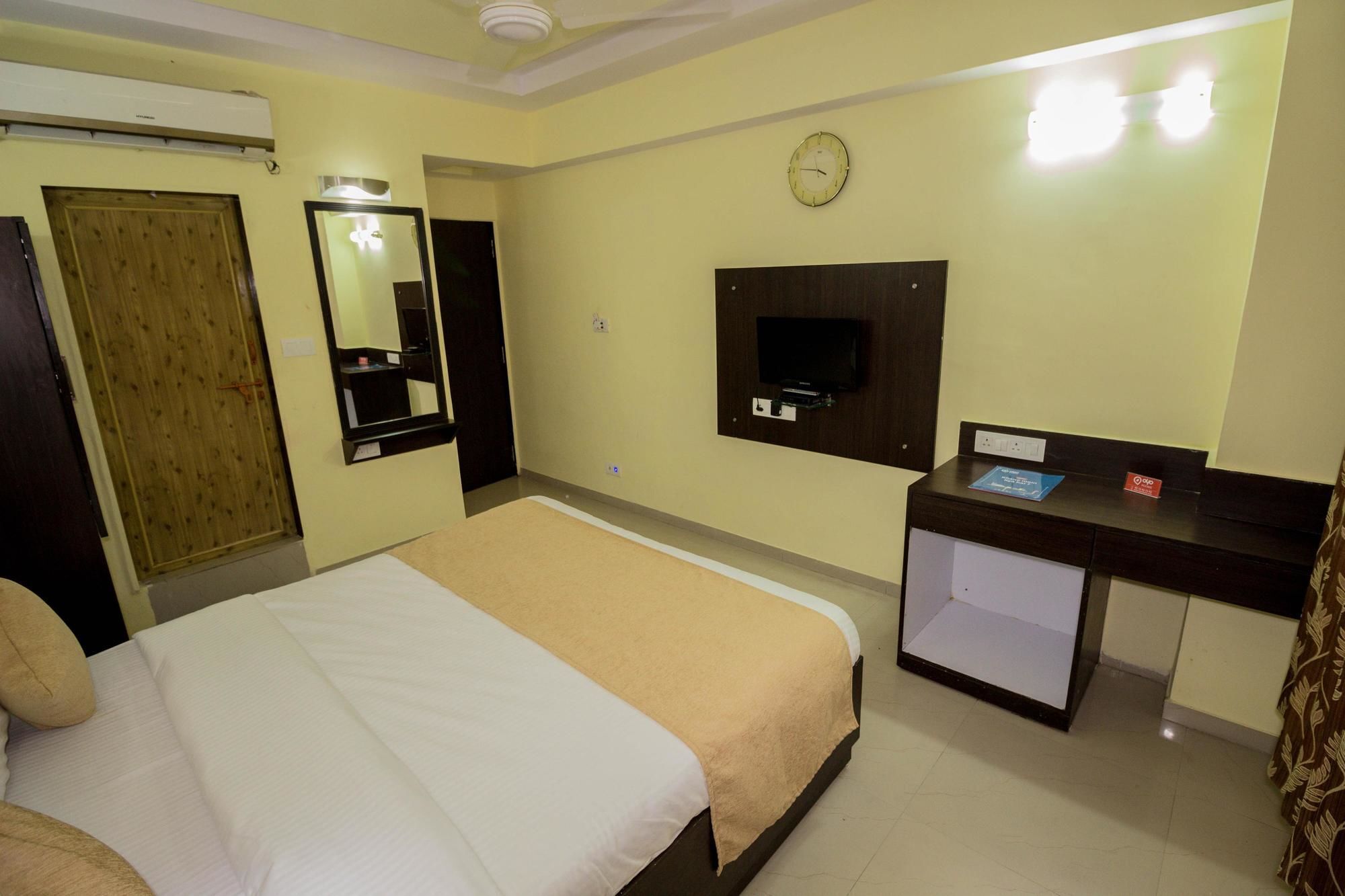 Hotel O Bridge Ahmedabad Eksteriør bilde