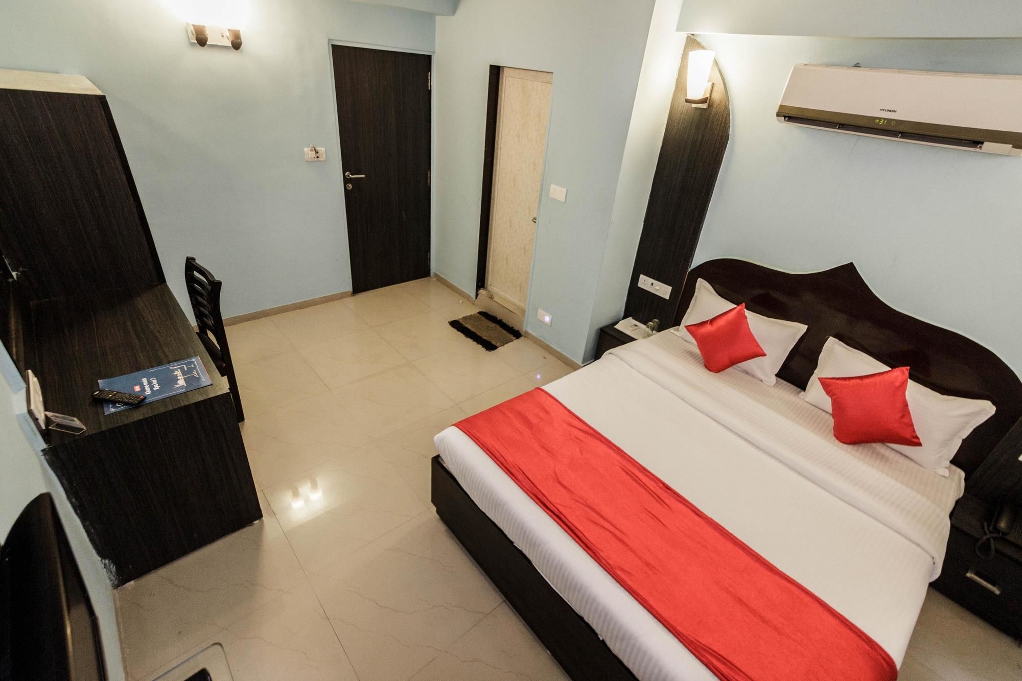 Hotel O Bridge Ahmedabad Eksteriør bilde