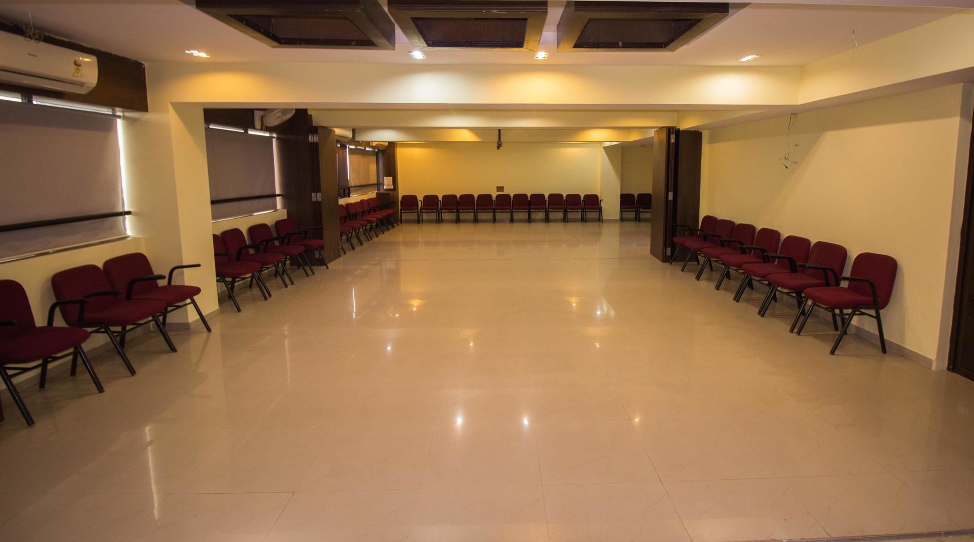Hotel O Bridge Ahmedabad Eksteriør bilde