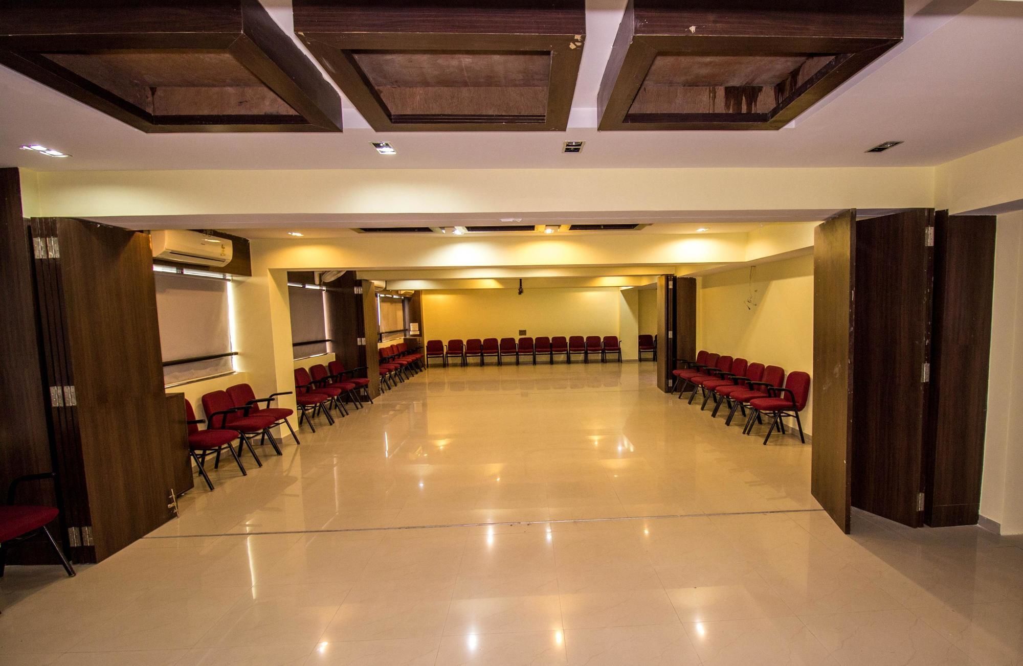 Hotel O Bridge Ahmedabad Eksteriør bilde