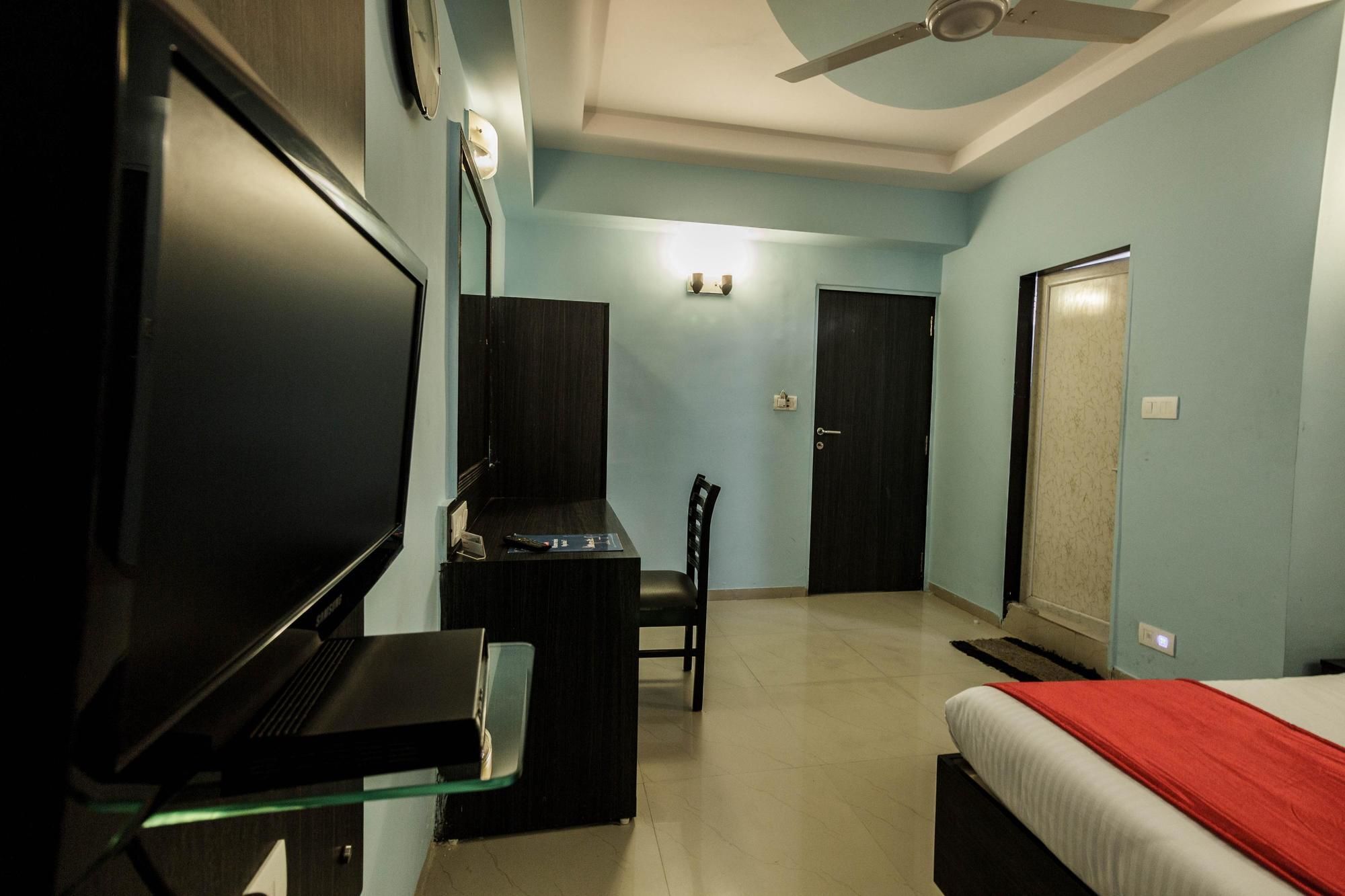 Hotel O Bridge Ahmedabad Eksteriør bilde