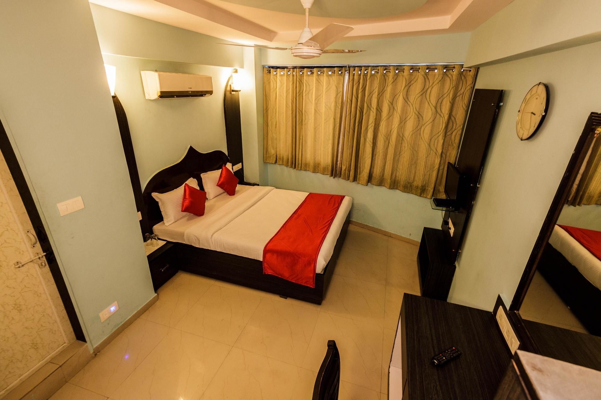 Hotel O Bridge Ahmedabad Eksteriør bilde