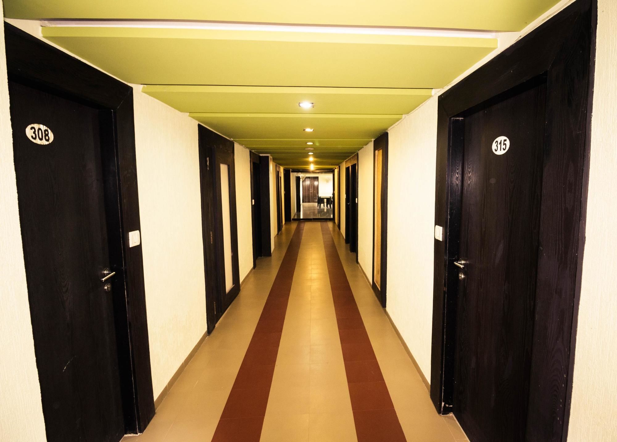 Hotel O Bridge Ahmedabad Eksteriør bilde